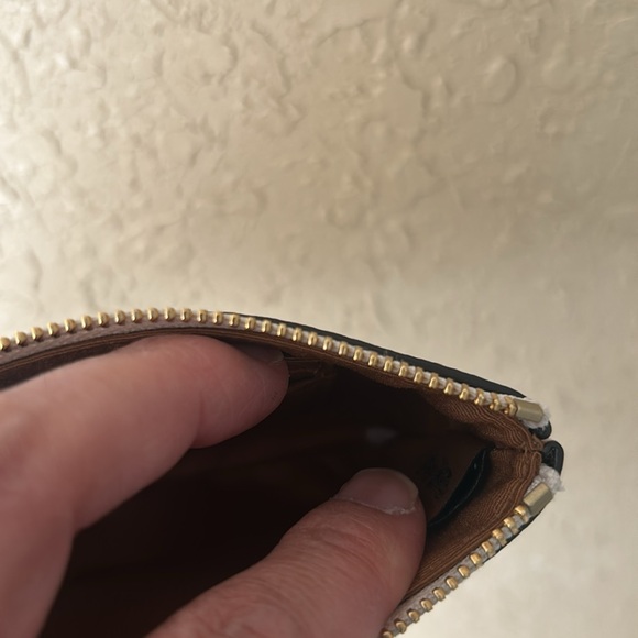 Coach floral wristlet. NWT, HOST PICK! - Picture 9 of 12